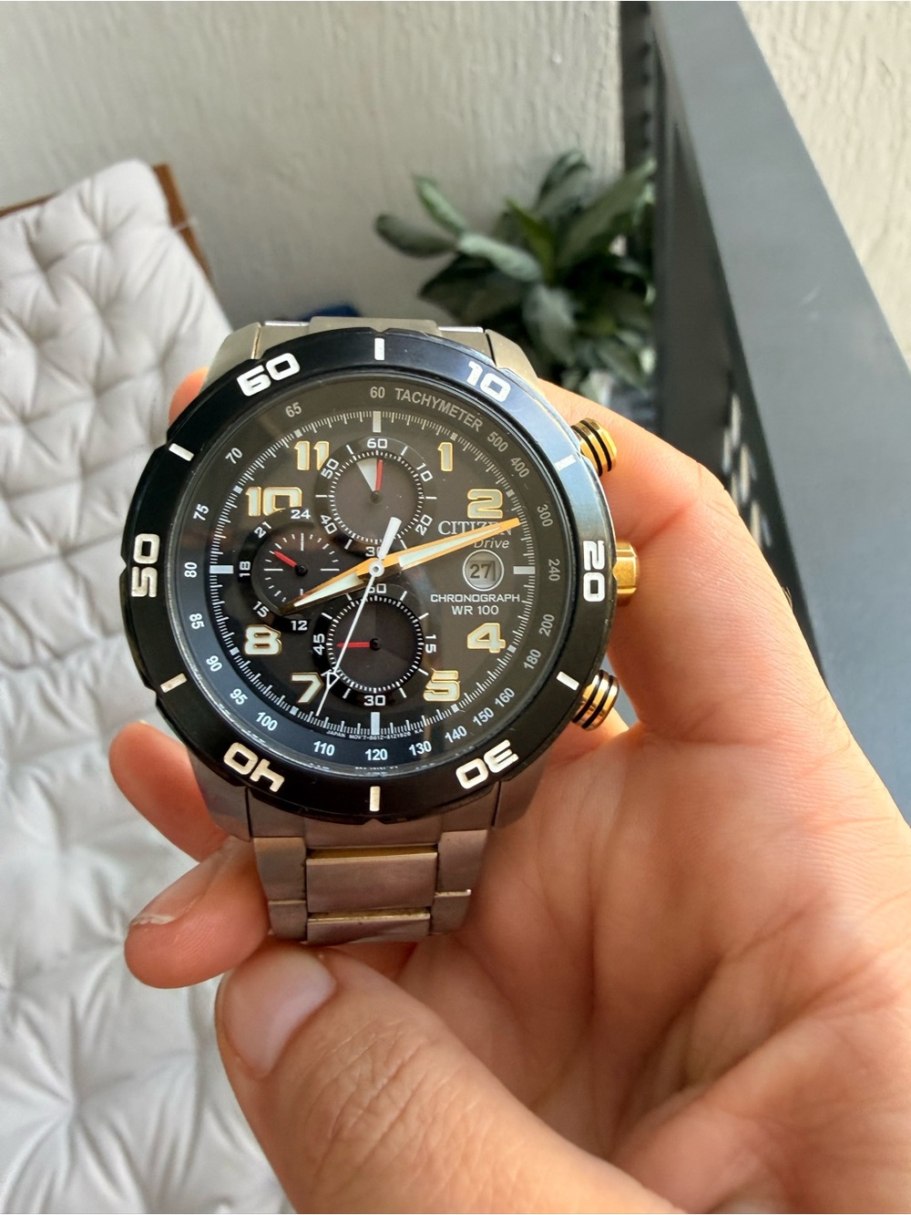 Citizen Eco-Drive Chronograph WR100 Wristwatch Black Dial Gold Stainless Steel - Picture 2 of 5